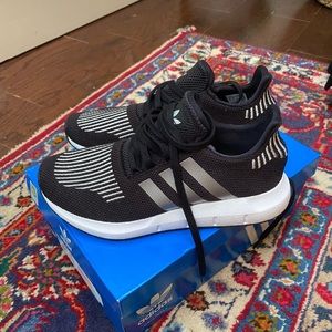 adidas Swift Run Core Black & Silver Shoes